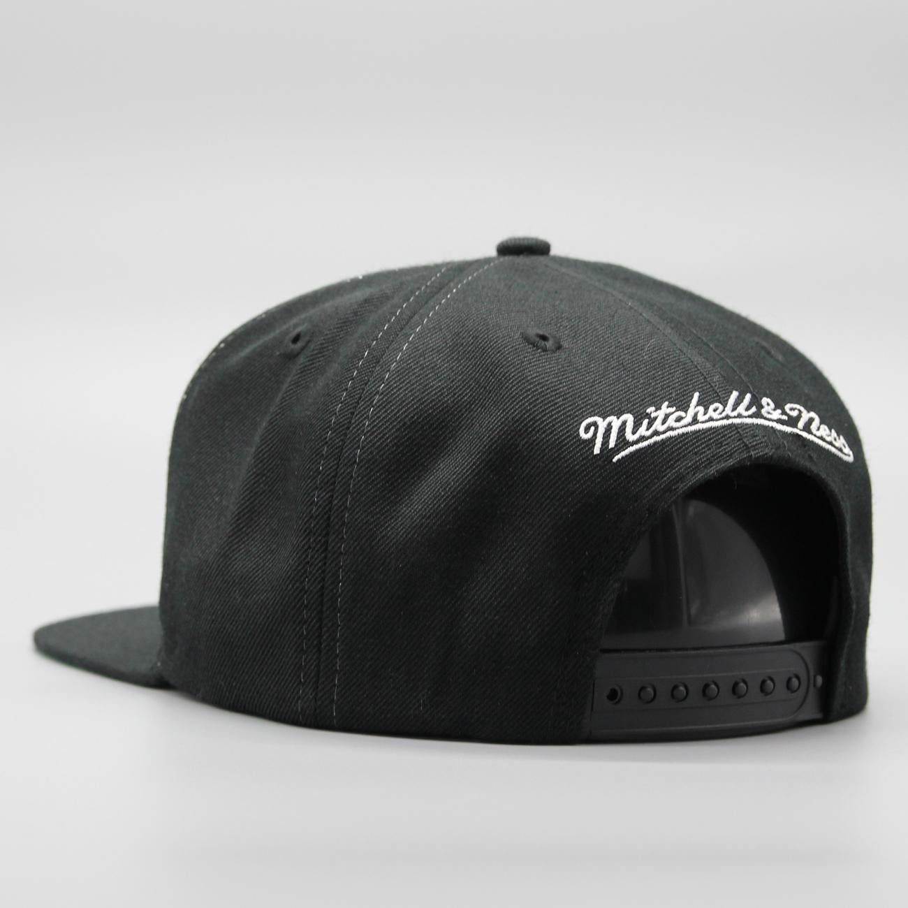 Mitchell & Ness NBA 97 Champions Snapback HWC C Bulls black