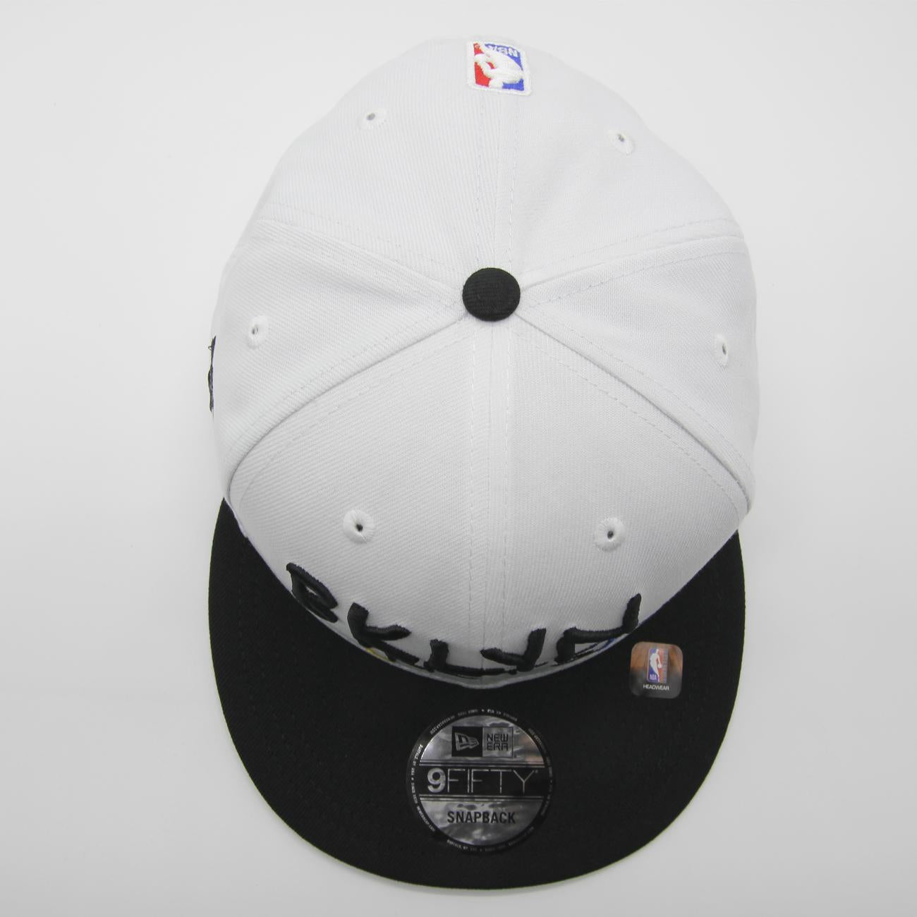 New Era Authentics City Edition 9Fifty B Nets white/black