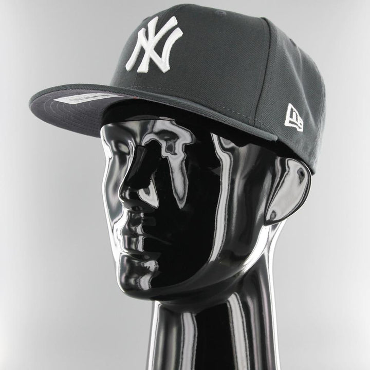 New Era Essential 59Fifty NY Yankees dark grey/white - Shop-Tetuan