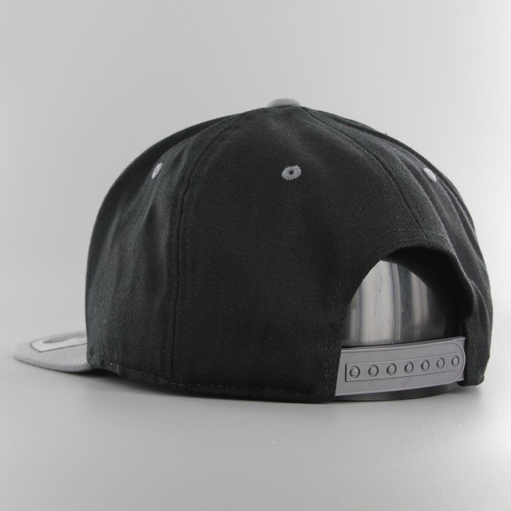 The 110 Fitted snapback blk/gry - Shop-Tetuan