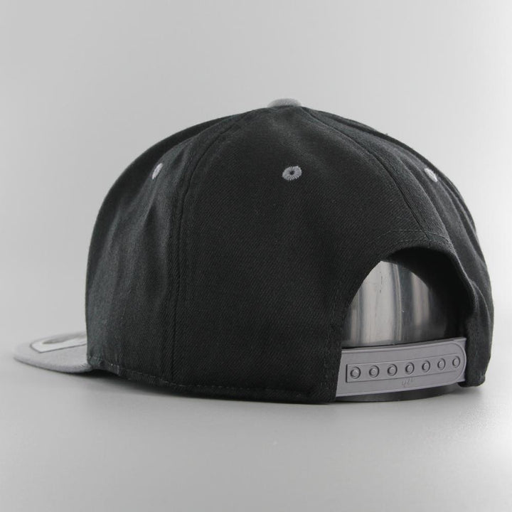 The 110 Fitted snapback blk/gry - Shop-Tetuan