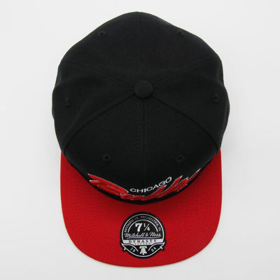 Mitchell & Ness NBA Team Script 2.0 Fitted HWC C Bulls black/red - Shop-Tetuan