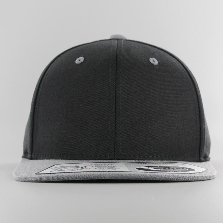 The 110 Fitted snapback blk/gry - Shop-Tetuan