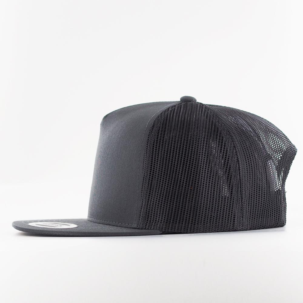The Classics Yupoong trucker snapback charcoal - Shop-Tetuan