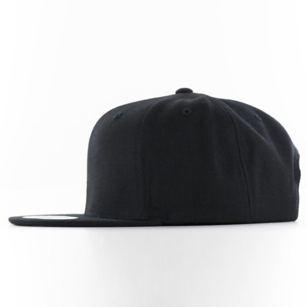 The Classics Yupoong snapback blk/blk - Shop-Tetuan