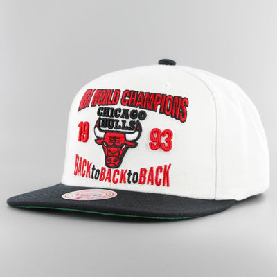 Mitchell & Ness NBA Back To The 93 snapback C Bulls white/black - Shop-Tetuan