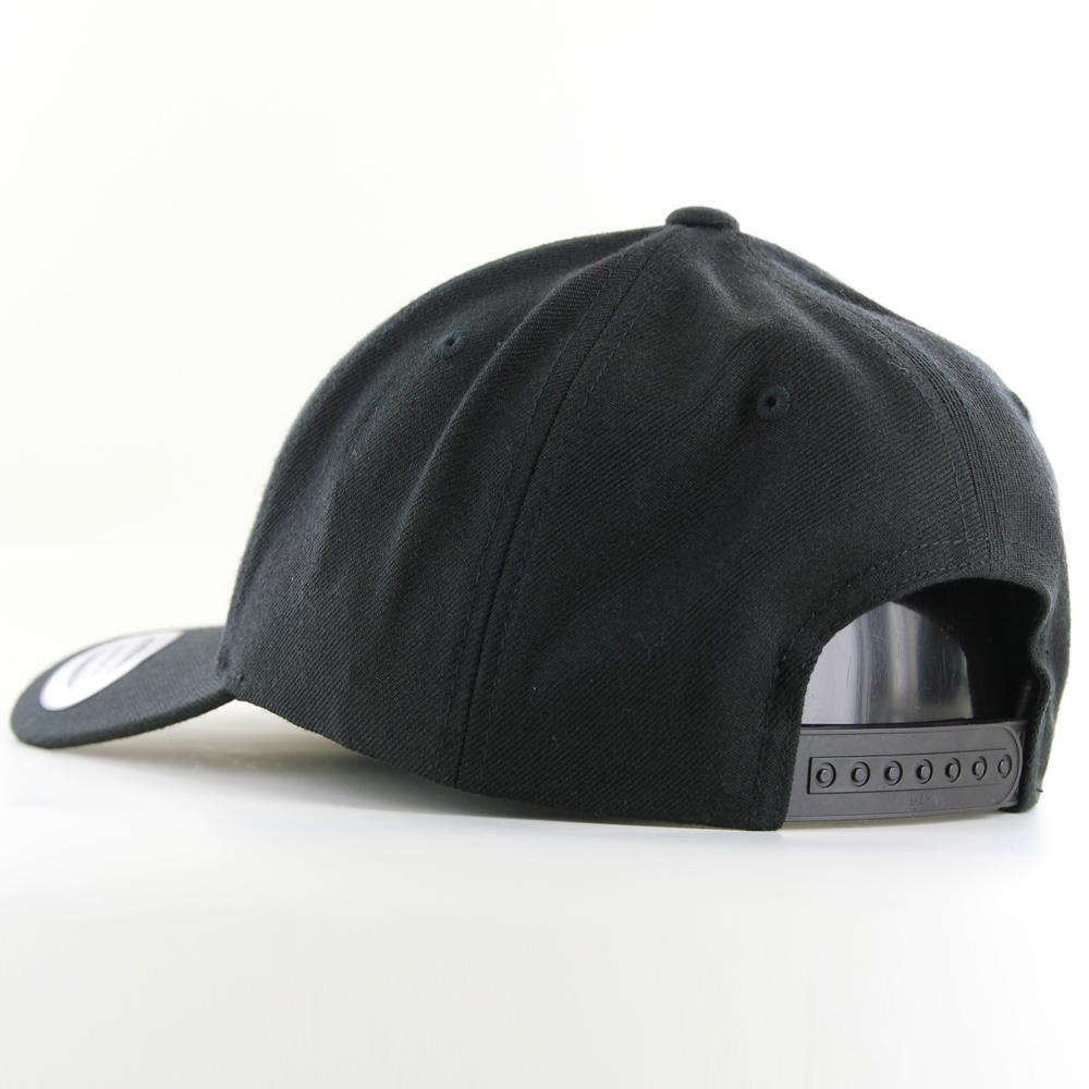 The Classics Yupoong 5-panel Premium Curve snapback black - Shop-Tetuan