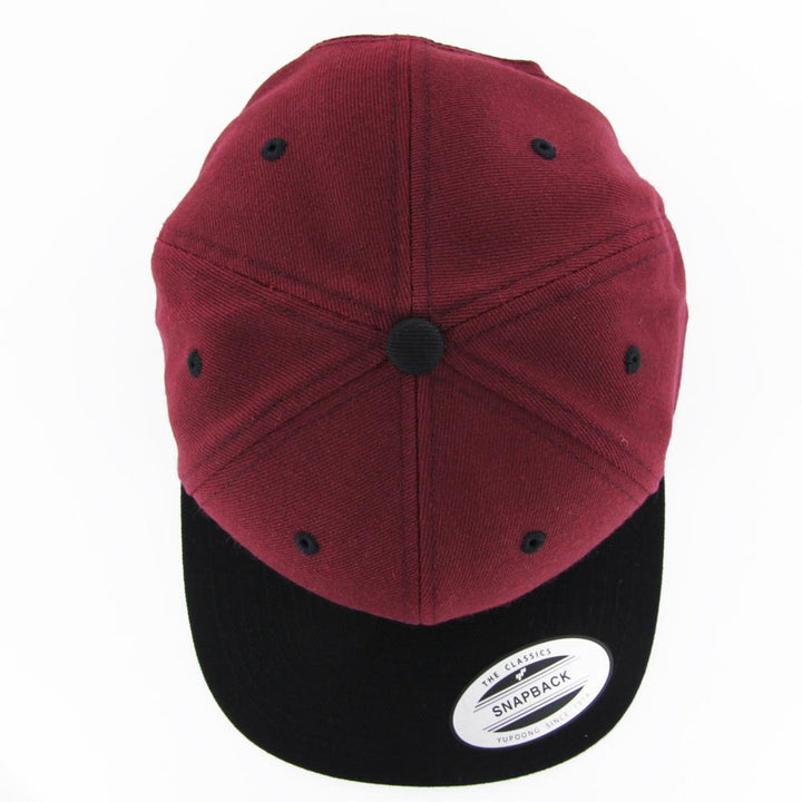 The Classics Yupoong snapback maroon/blk - Shop-Tetuan