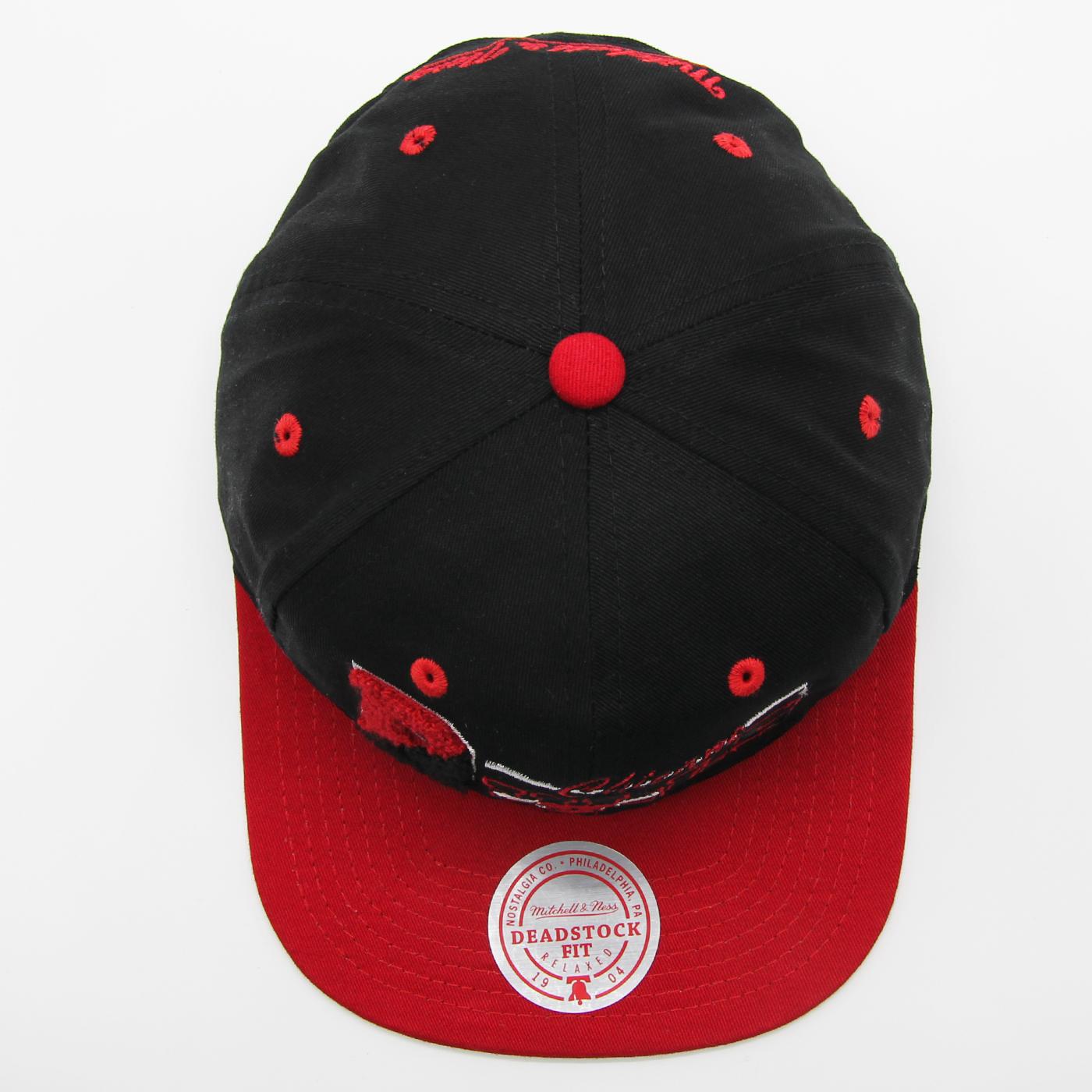 Mitchell & Ness NBA Varsity Letter snapback C Bulls black - Shop-Tetuan