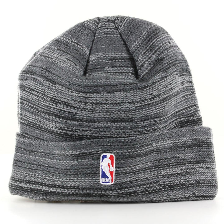 New Era Shadow Tech Knit CH C Bulls beanie blkgrhstg - Shop-Tetuan