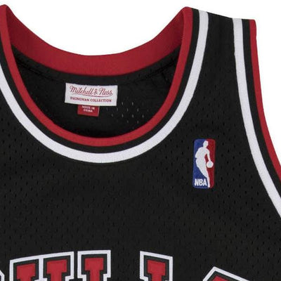 Mitchell & Ness NBA Swingman Alternate jersey C Bulls  black - Shop-Tetuan