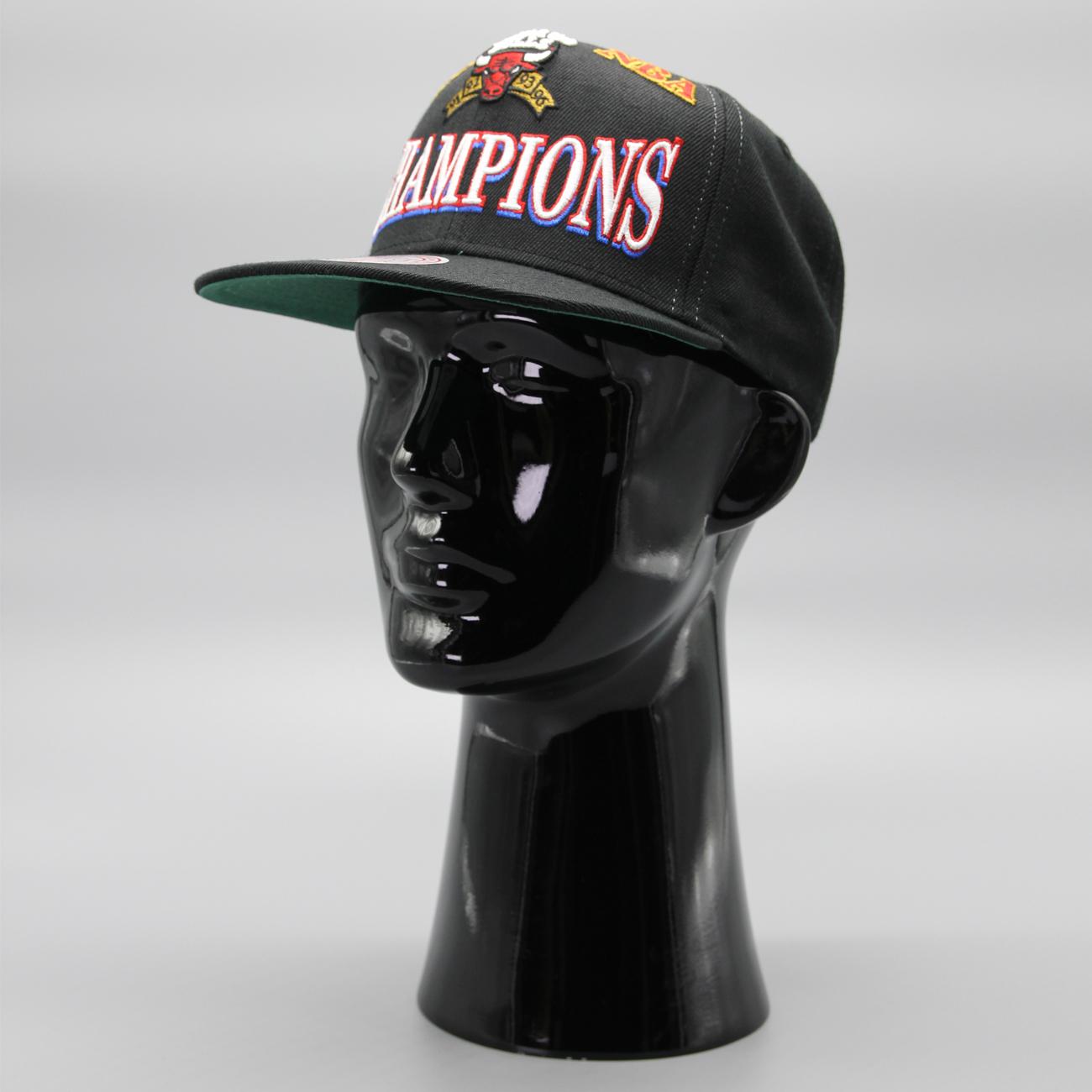 Mitchell & Ness NBA 97 Champions Snapback HWC C Bulls black