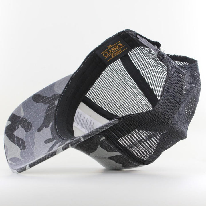 The Classics Yupoong Camo Trucker cap dark camo/blk - Shop-Tetuan