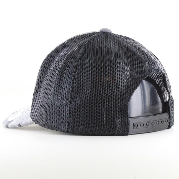 The Classics Yupoong Camo Trucker cap dark camo/blk - Shop-Tetuan