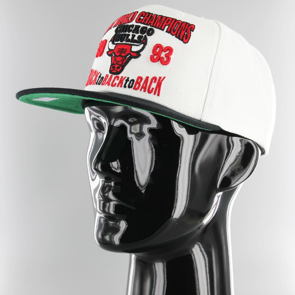 Mitchell & Ness NBA Back To The 93 snapback C Bulls white/black