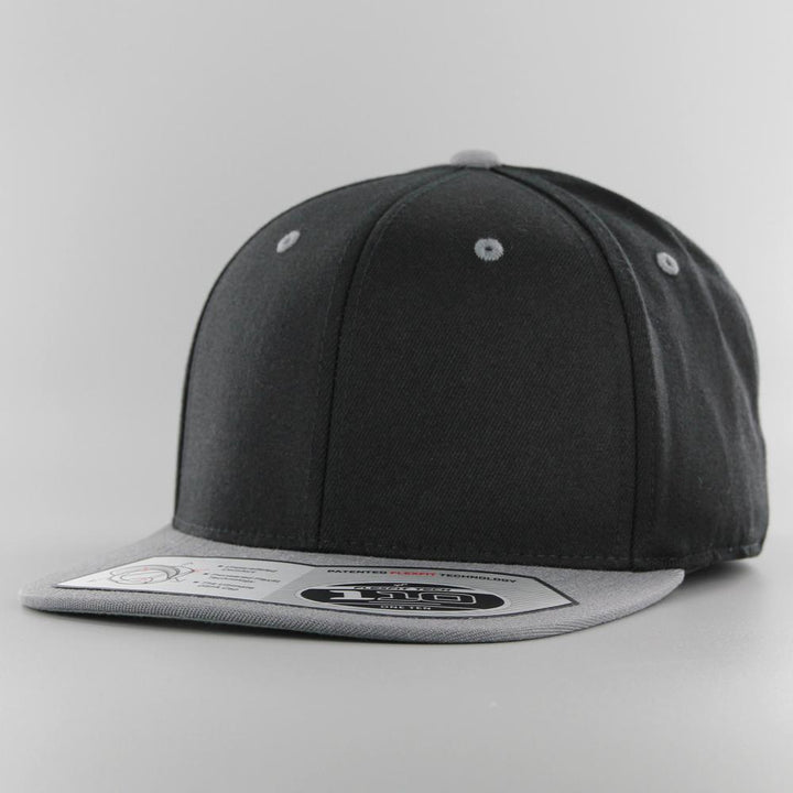 The 110 Fitted snapback blk/gry - Shop-Tetuan