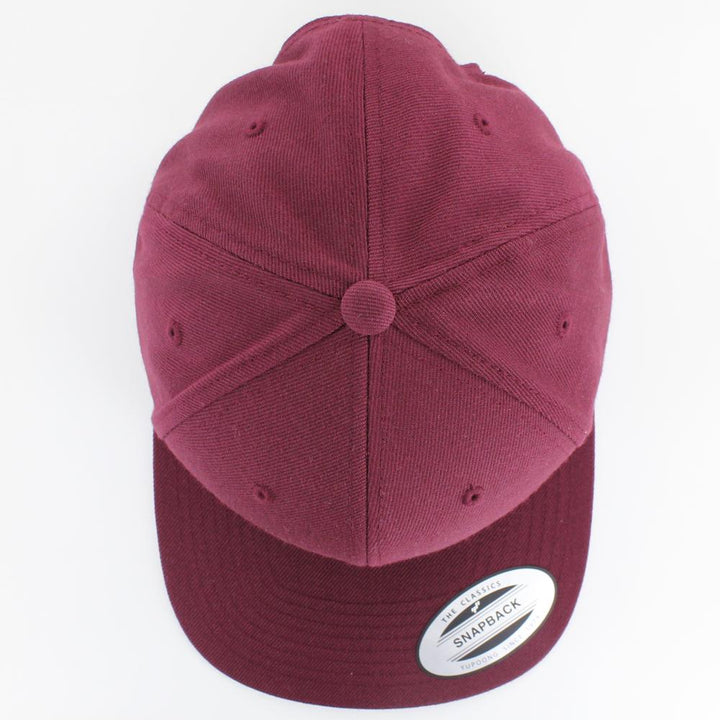 The Classics Yupoong snapback maroon/maroon - Shop-Tetuan