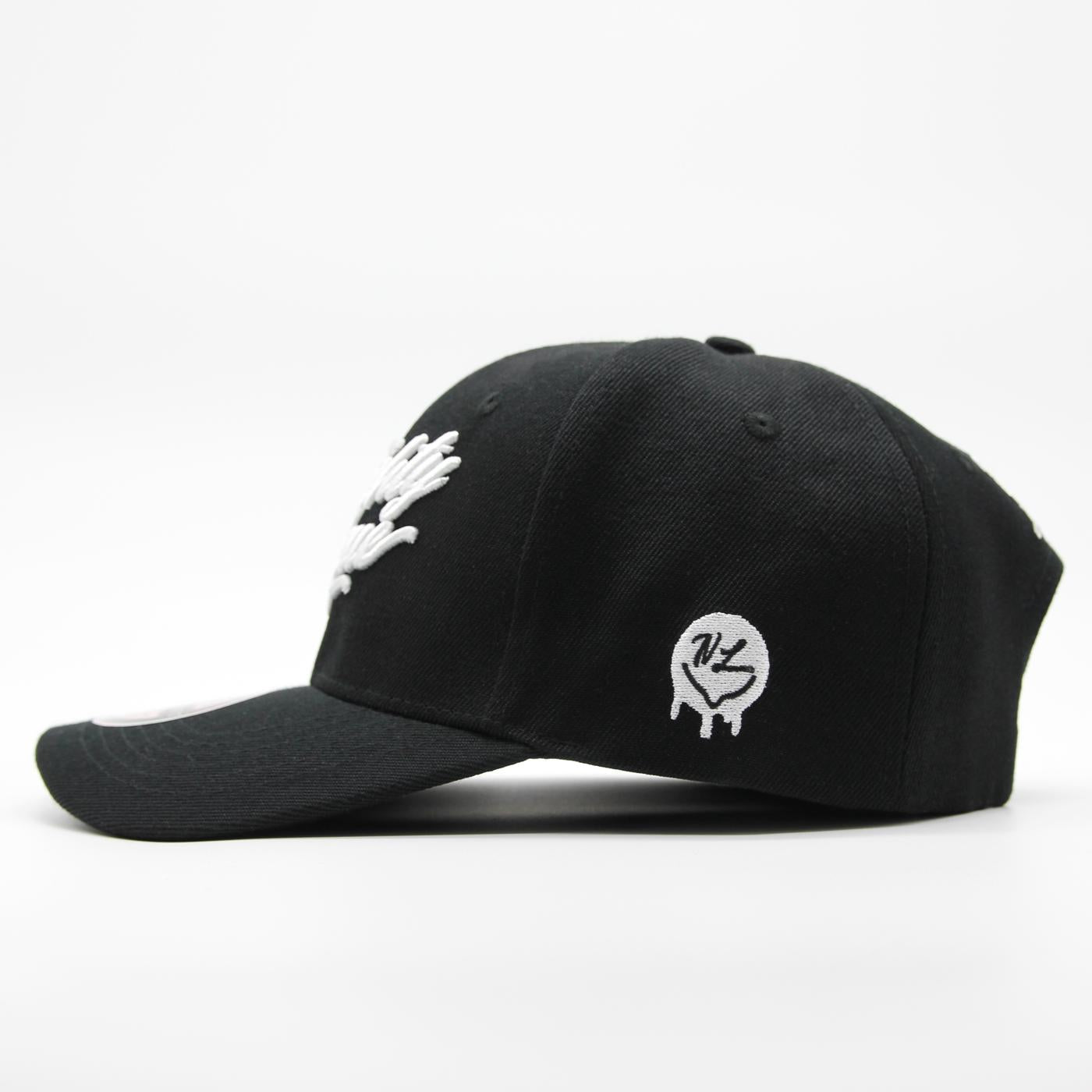 Naughty League Branded Logo Curved stretch snapback black/white - Shop-Tetuan
