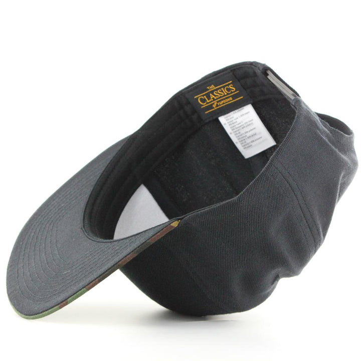 The Classics Yupoong 2-Tone Camo snapback blk/green camo - Shop-Tetuan