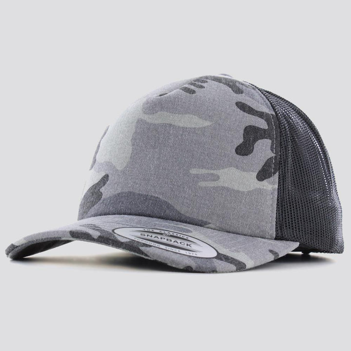 The Classics Yupoong Camo Trucker cap dark camo/blk - Shop-Tetuan