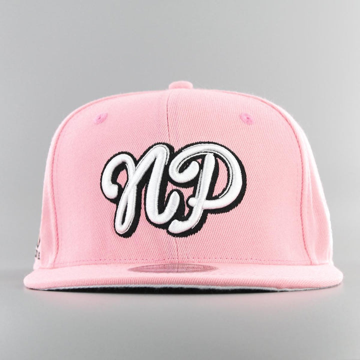 Naughty League New York Notorious Pigs fitted pink - Shop-Tetuan