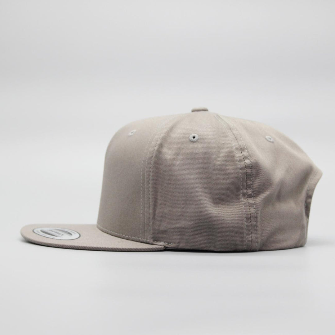 The Classics Yupoong Organic snapback pale grey - Shop-Tetuan