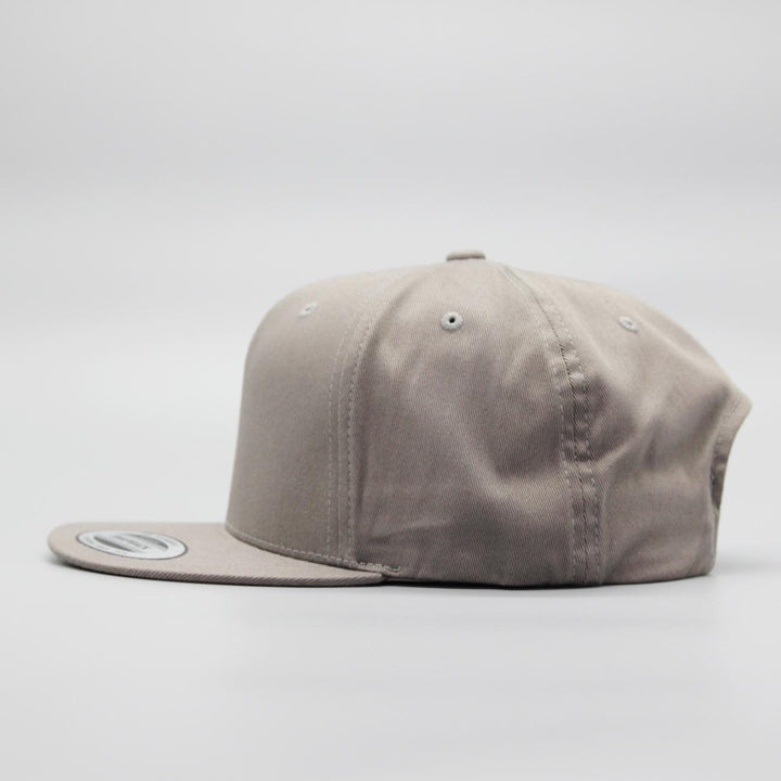 The Classics Yupoong Organic snapback pale grey - Shop-Tetuan